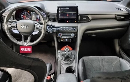 Hyundai Veloster II, 2022 год, 2 354 000 рублей, 7 фотография