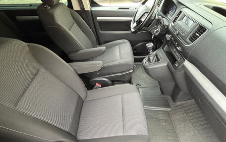 Peugeot Traveller I, 2021 год, 2 650 000 рублей, 18 фотография