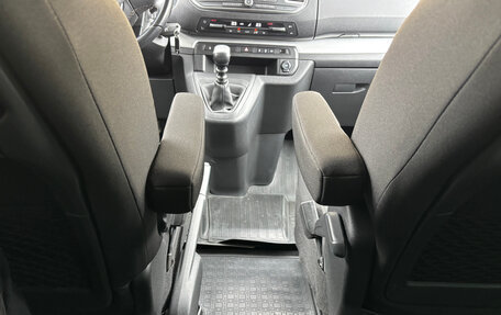 Peugeot Traveller I, 2021 год, 2 650 000 рублей, 26 фотография
