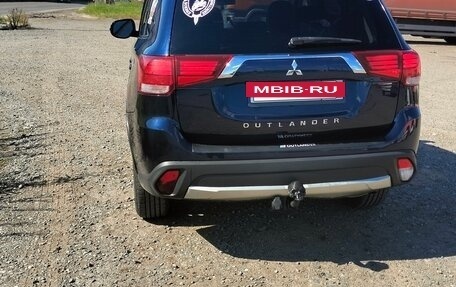 Mitsubishi Outlander III рестайлинг 3, 2016 год, 1 950 000 рублей, 5 фотография