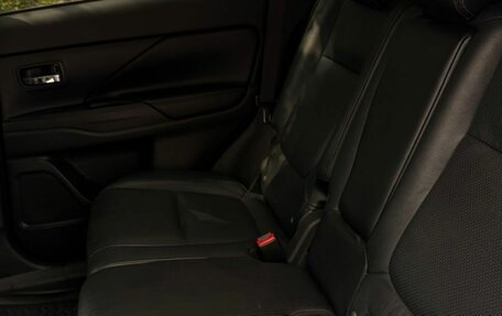 Mitsubishi Outlander III рестайлинг 3, 2013 год, 1 350 000 рублей, 5 фотография