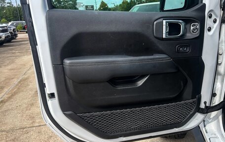 Jeep Gladiator, 2022 год, 90 678 рублей, 28 фотография