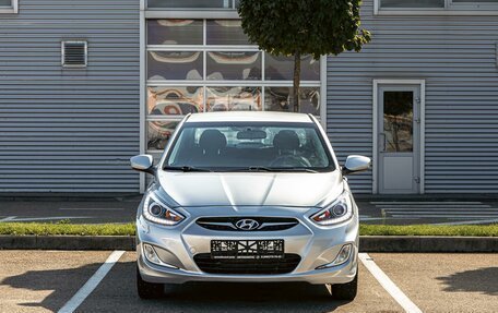 Hyundai Solaris II рестайлинг, 2011 год, 595 000 рублей, 2 фотография