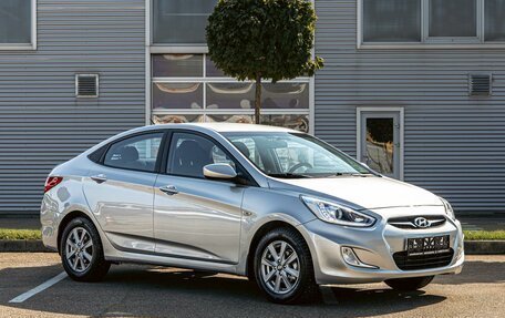 Hyundai Solaris II рестайлинг, 2011 год, 595 000 рублей, 3 фотография