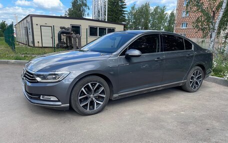 Volkswagen Passat B8 рестайлинг, 2017 год, 1 960 000 рублей, 2 фотография