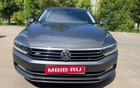 Volkswagen Passat B8 рестайлинг, 2017 год, 1 960 000 рублей, 12 фотография