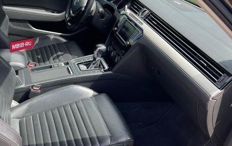 Volkswagen Passat B8 рестайлинг, 2017 год, 1 960 000 рублей, 19 фотография