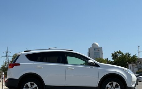 Toyota RAV4, 2014 год, 1 997 000 рублей, 10 фотография