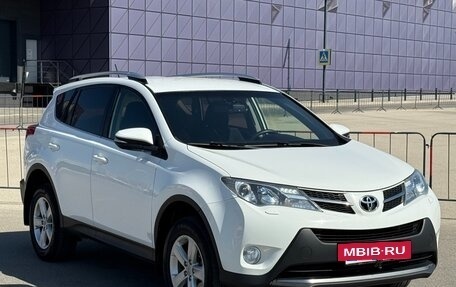 Toyota RAV4, 2014 год, 1 997 000 рублей, 3 фотография