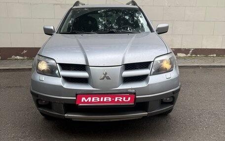Mitsubishi Outlander III рестайлинг 3, 2004 год, 499 999 рублей, 1 фотография