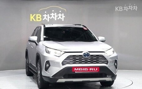 Toyota RAV4, 2023 год, 2 810 000 рублей, 2 фотография