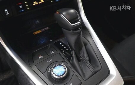 Toyota RAV4, 2023 год, 2 810 000 рублей, 14 фотография
