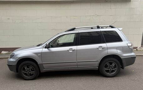 Mitsubishi Outlander III рестайлинг 3, 2004 год, 499 999 рублей, 2 фотография
