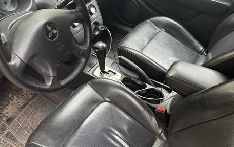 Mitsubishi Outlander III рестайлинг 3, 2004 год, 499 999 рублей, 8 фотография