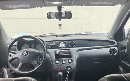 Mitsubishi Outlander III рестайлинг 3, 2004 год, 499 999 рублей, 6 фотография