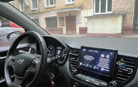 Hyundai Solaris II рестайлинг, 2022 год, 2 100 000 рублей, 7 фотография