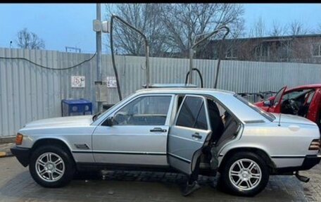 Mercedes-Benz 190 (W201), 1985 год, 150 000 рублей, 3 фотография