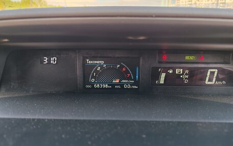 Toyota Prius Alpha I (ZVW40/41), 2018 год, 2 150 000 рублей, 8 фотография