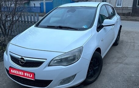 Opel Astra J, 2010 год, 500 000 рублей, 1 фотография