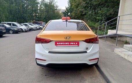 Hyundai Solaris II рестайлинг, 2018 год, 950 000 рублей, 5 фотография