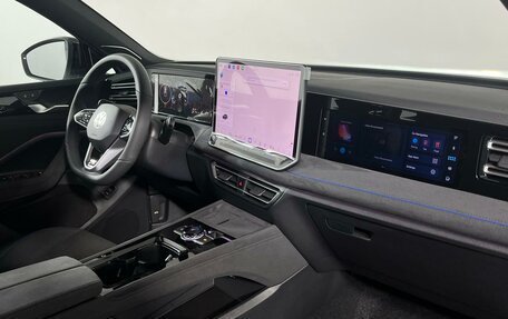 Volkswagen Tiguan, 2025 год, 4 600 000 рублей, 14 фотография