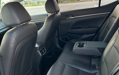 Hyundai Elantra VI рестайлинг, 2016 год, 1 580 000 рублей, 10 фотография