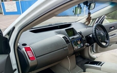 Toyota Prius, 2008 год, 850 000 рублей, 11 фотография