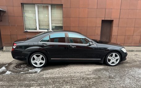 Mercedes-Benz S-Класс, 2006 год, 1 600 000 рублей, 1 фотография