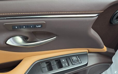 Lexus ES VII, 2020 год, 3 328 037 рублей, 18 фотография
