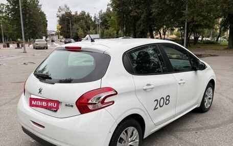Peugeot 208 II, 2014 год, 550 000 рублей, 4 фотография