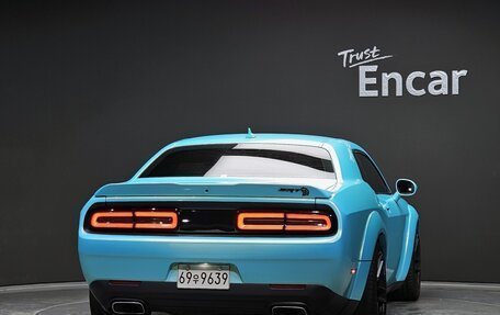 Dodge Challenger III рестайлинг 2, 2020 год, 9 839 088 рублей, 4 фотография