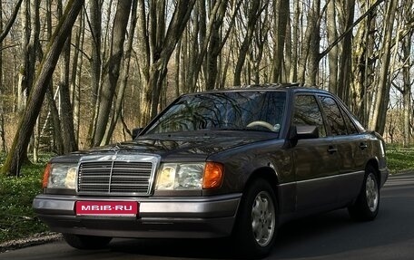 Mercedes-Benz W124, 1993 год, 580 000 рублей, 1 фотография