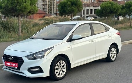 Hyundai Solaris II рестайлинг, 2017 год, 950 000 рублей, 1 фотография