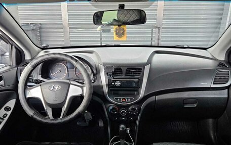 Hyundai Solaris II рестайлинг, 2012 год, 750 000 рублей, 1 фотография