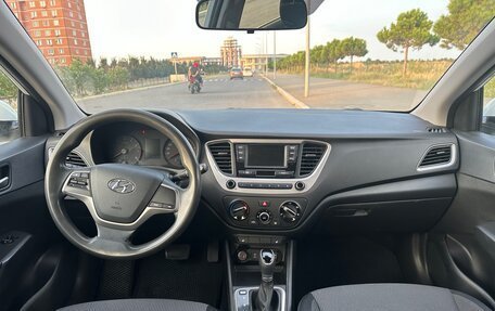 Hyundai Solaris II рестайлинг, 2017 год, 950 000 рублей, 5 фотография