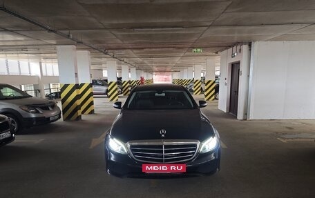 Mercedes-Benz E-Класс, 2019 год, 2 800 000 рублей, 21 фотография
