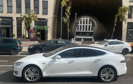 Tesla Model S I, 2014 год, 2 600 000 рублей, 3 фотография