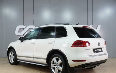 Volkswagen Touareg III, 2011 год, 2 099 000 рублей, 2 фотография