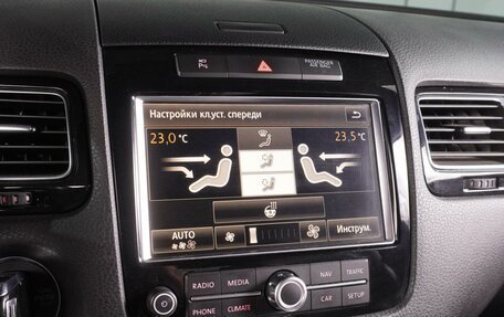 Volkswagen Touareg III, 2011 год, 2 099 000 рублей, 13 фотография