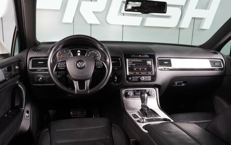 Volkswagen Touareg III, 2011 год, 2 099 000 рублей, 6 фотография