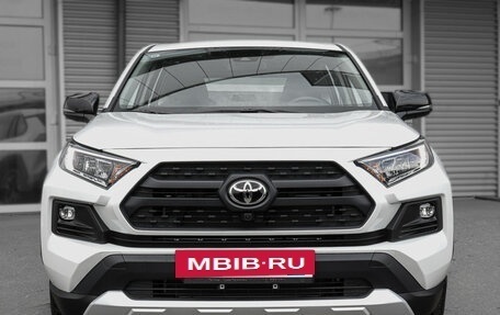 Toyota RAV4, 2025 год, 4 290 000 рублей, 2 фотография