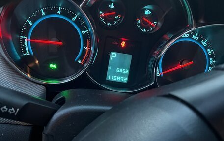 Chevrolet Cruze II, 2011 год, 900 000 рублей, 10 фотография