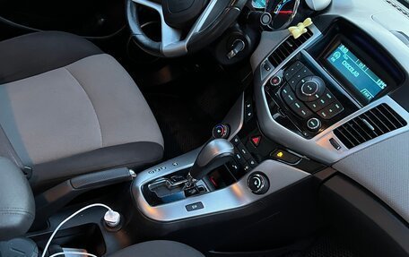 Chevrolet Cruze II, 2011 год, 900 000 рублей, 6 фотография