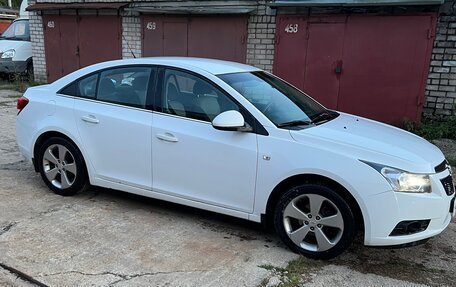 Chevrolet Cruze II, 2011 год, 900 000 рублей, 3 фотография
