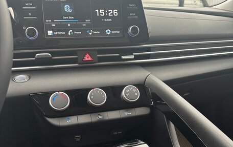 Hyundai Elantra, 2023 год, 2 390 000 рублей, 8 фотография