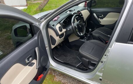Renault Logan II, 2018 год, 850 000 рублей, 3 фотография