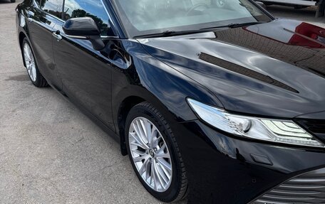 Toyota Camry, 2018 год, 2 650 000 рублей, 3 фотография