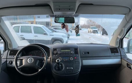 Volkswagen Multivan T5, 2005 год, 1 750 000 рублей, 10 фотография