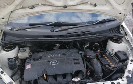 Toyota Ist II, 2002 год, 580 000 рублей, 3 фотография