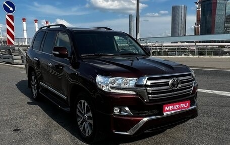 Toyota Land Cruiser 200, 2017 год, 6 900 000 рублей, 1 фотография